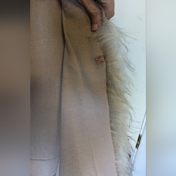 NWT Blush Faux Fur Cape - One size - Picture 5 of 7